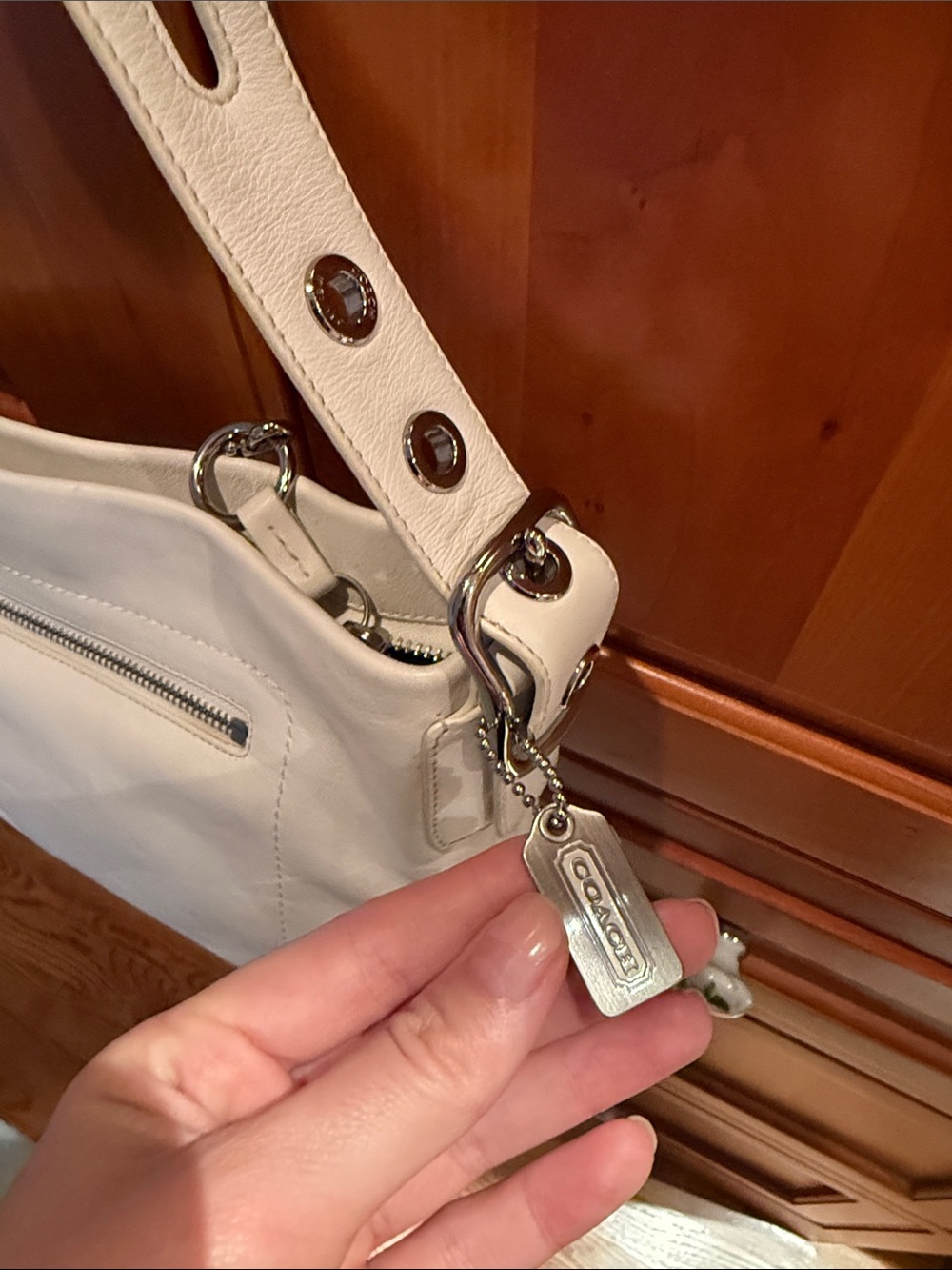 Coach East West Legacy Bag in White Leather - Picture 3 of 7